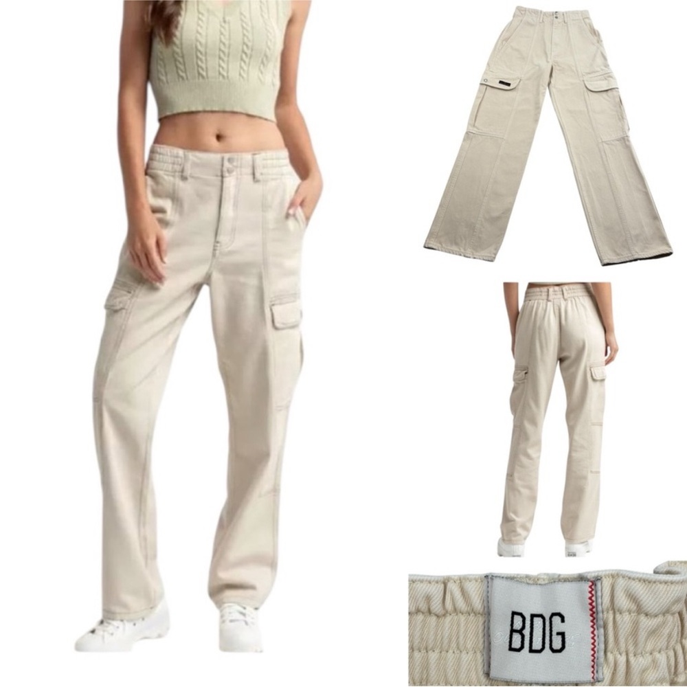 BDG Urban Outfitters Relaxed Cargo Skate Jeans W27 L32 in Cream Color